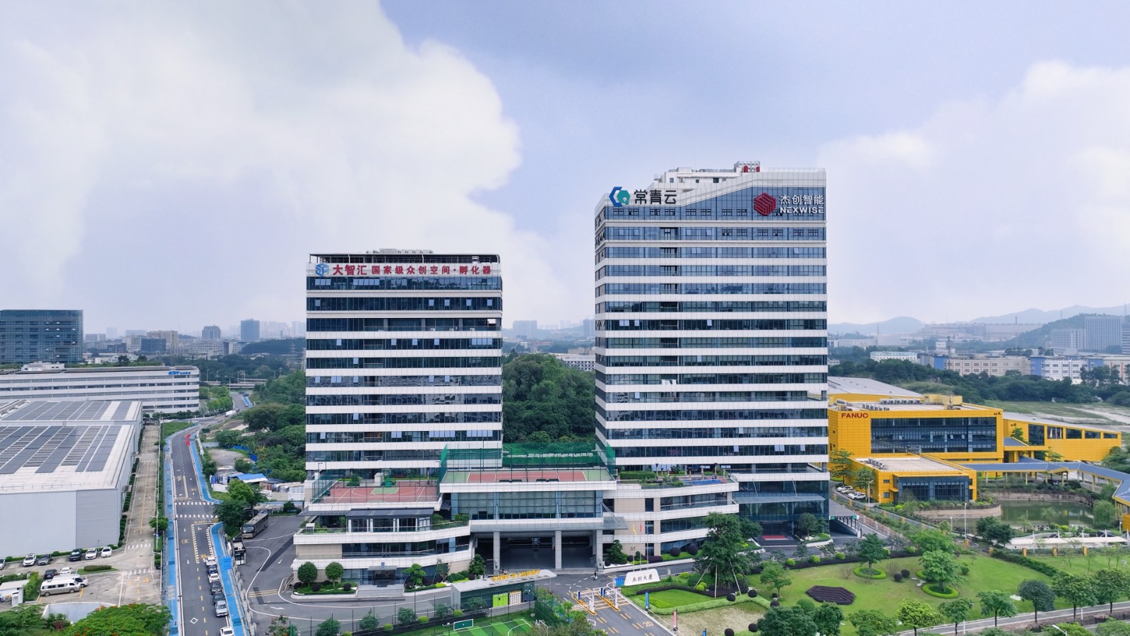 1720072812241 德赢vwin线路大厦(晴天)